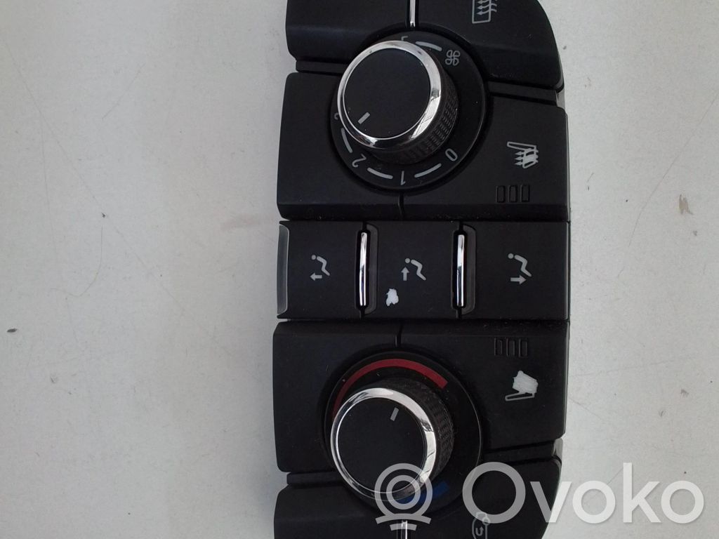 Opel Astra J Climate control unit 