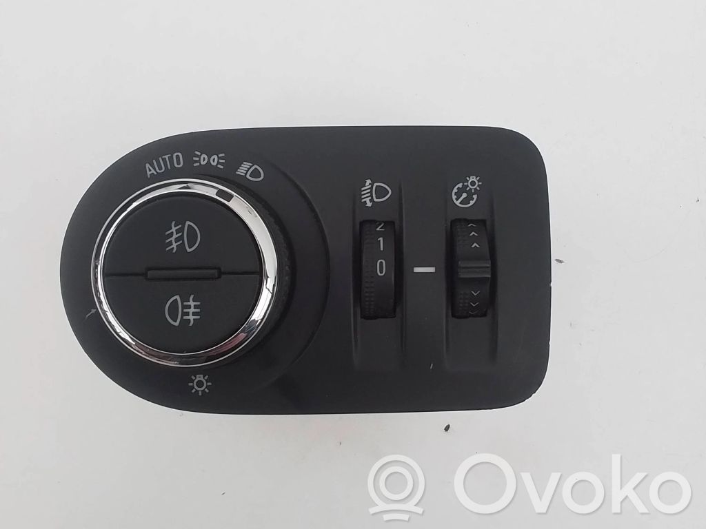 Opel Grandland X Light switch 