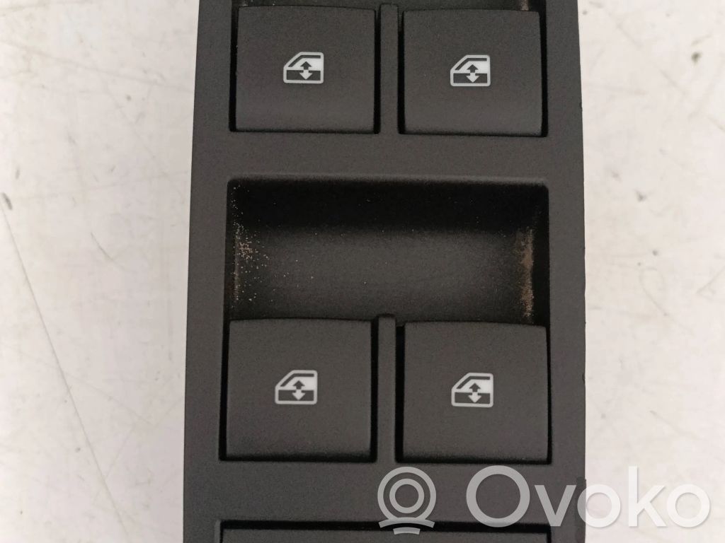 Opel Insignia A Sähkötoimisen ikkunan ohjauskytkin 