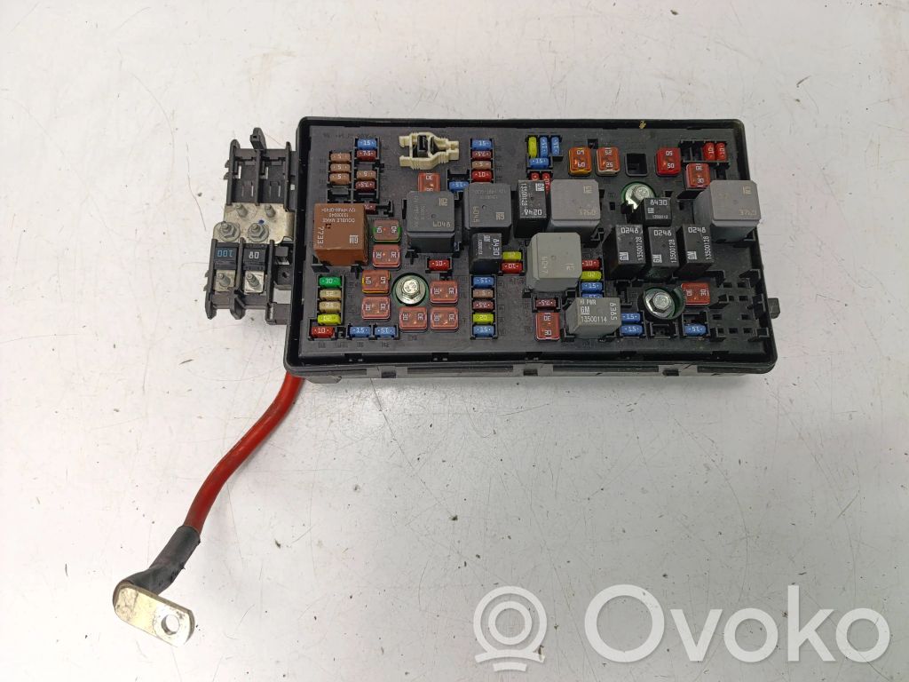 Opel Insignia A Fuse module 