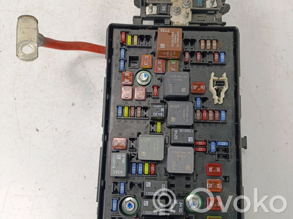 Opel Insignia A Fuse module 