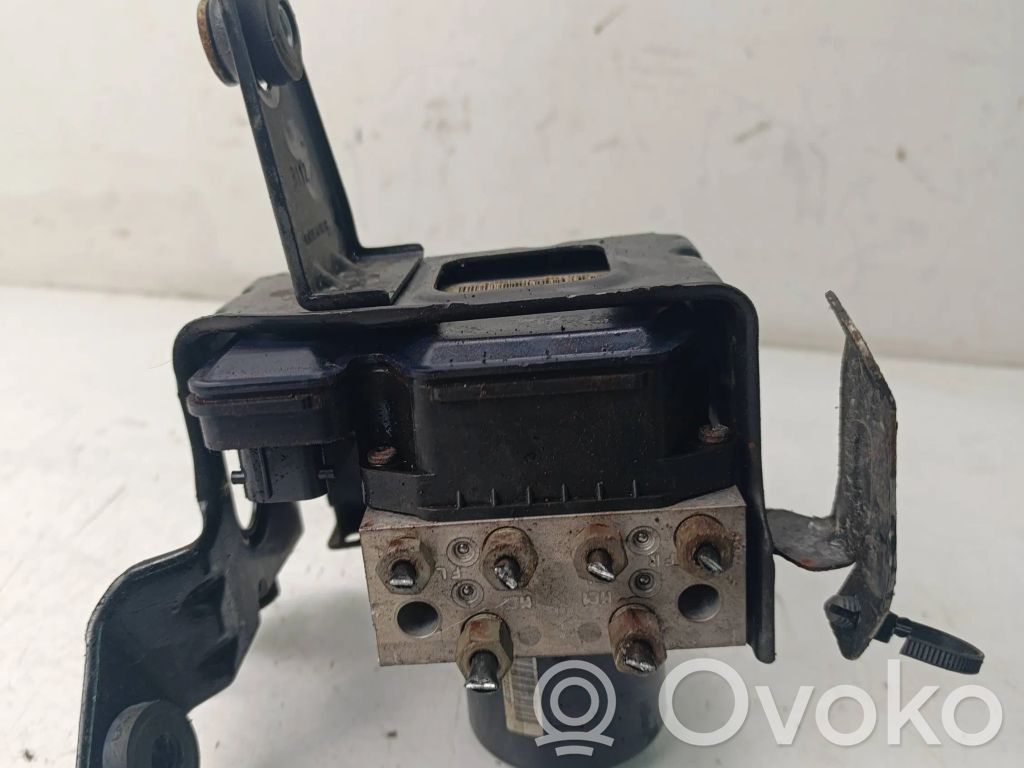 Opel Insignia A ABS bloks 