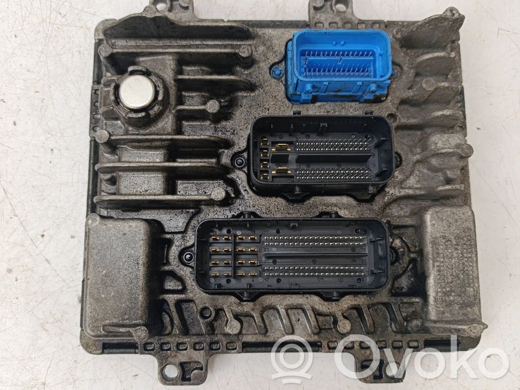 Opel Insignia A Engine control unit/module 