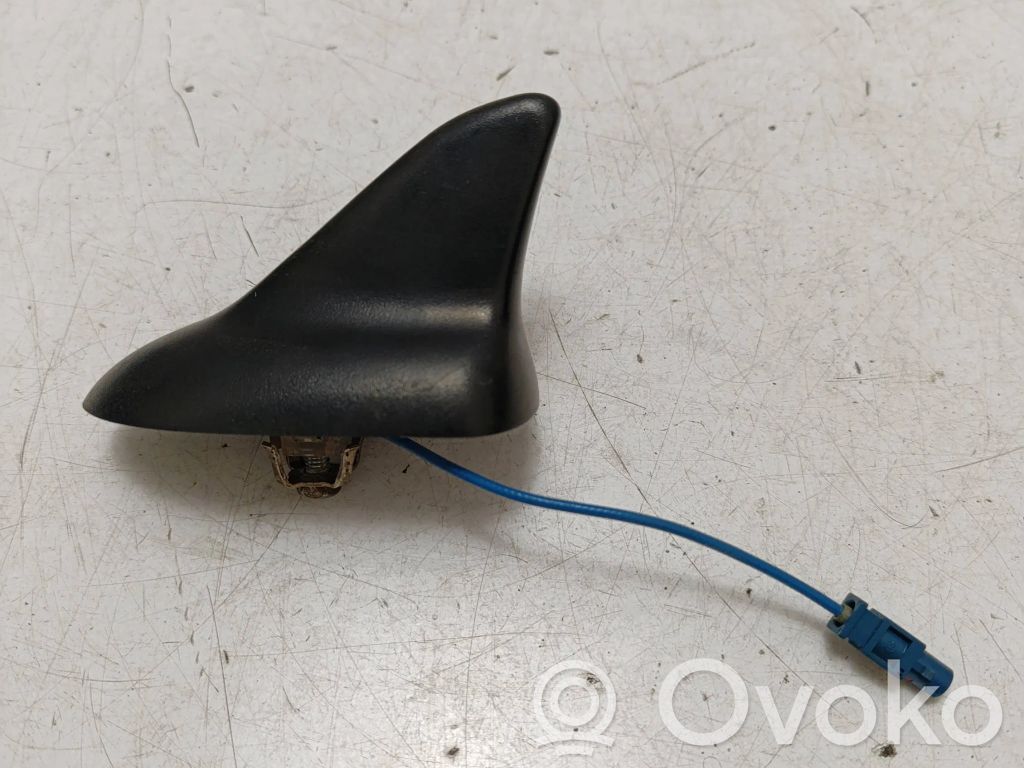 Opel Astra J GPS-pystyantenni 