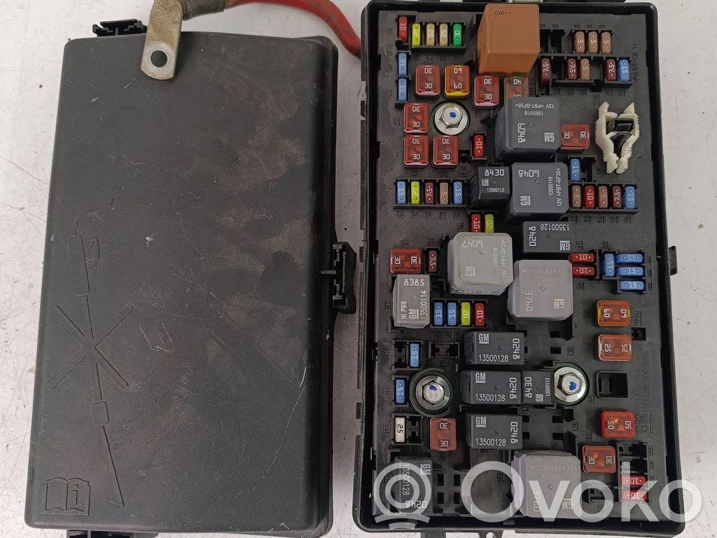 Opel Insignia A Fuse module 