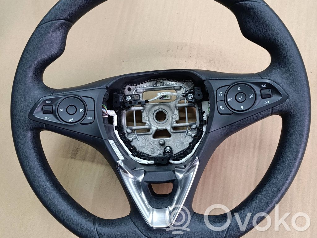 Opel Corsa F Ohjauspyörä 