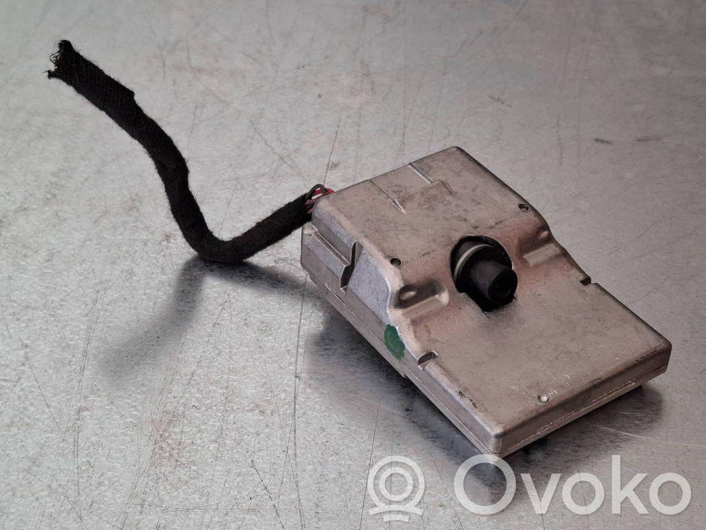Windshield/windscreen camera   39019605,958834210