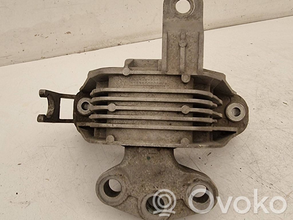 Opel Astra J Engine mount bracket 