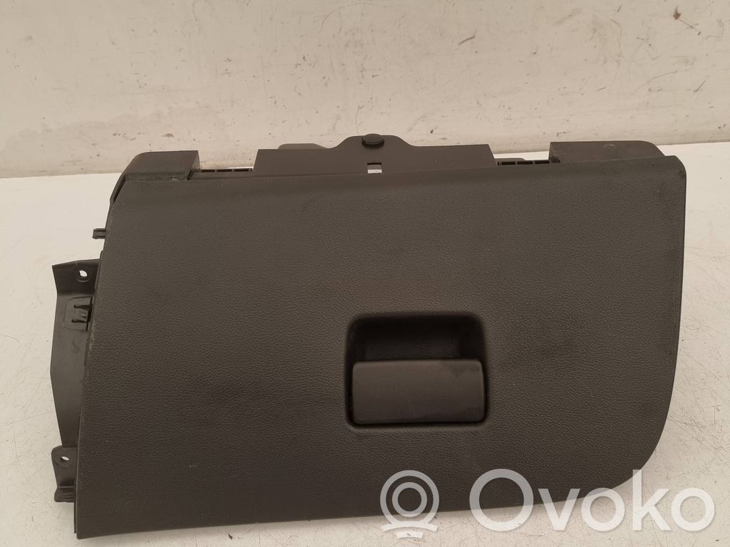 Opel Astra K Glove box 