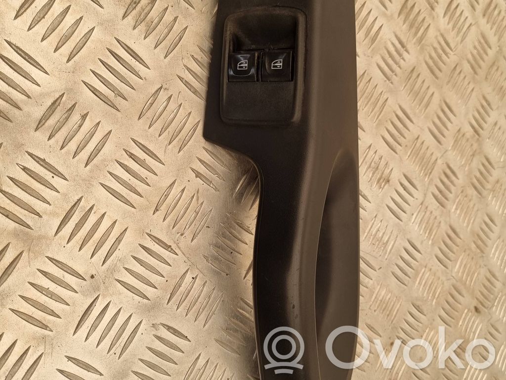 Opel Vivaro Electric window control switch 