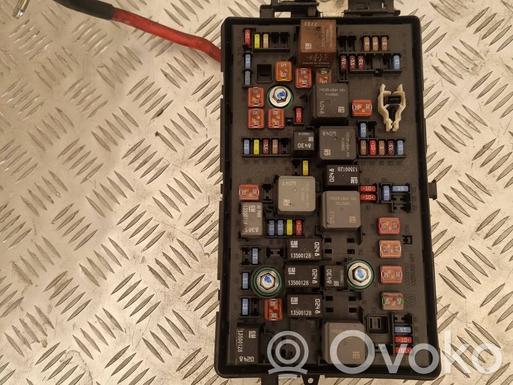 Opel Insignia A Fuse module 