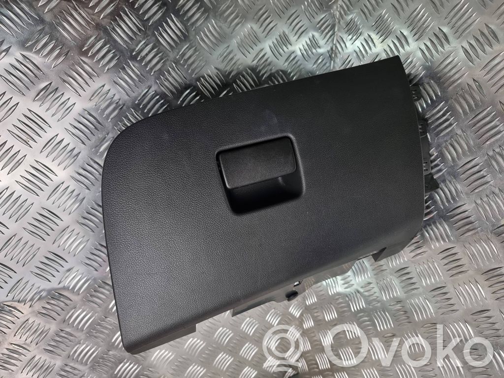 Opel Astra K Glove box 