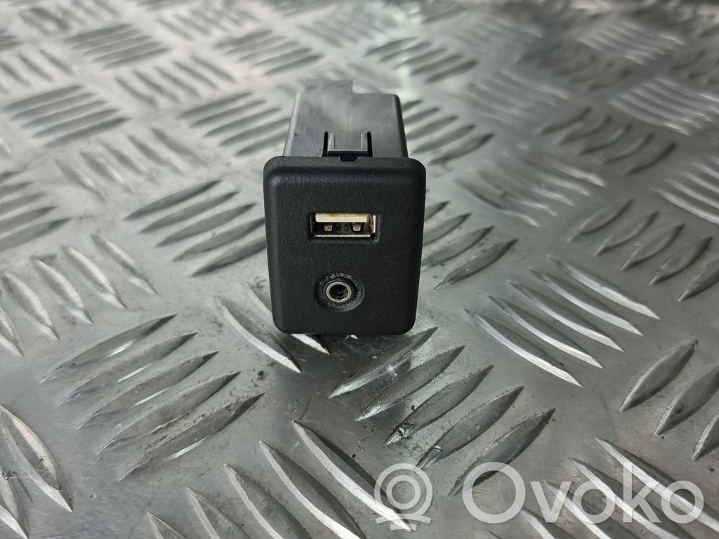 Opel Insignia A Enchufe conector USB 