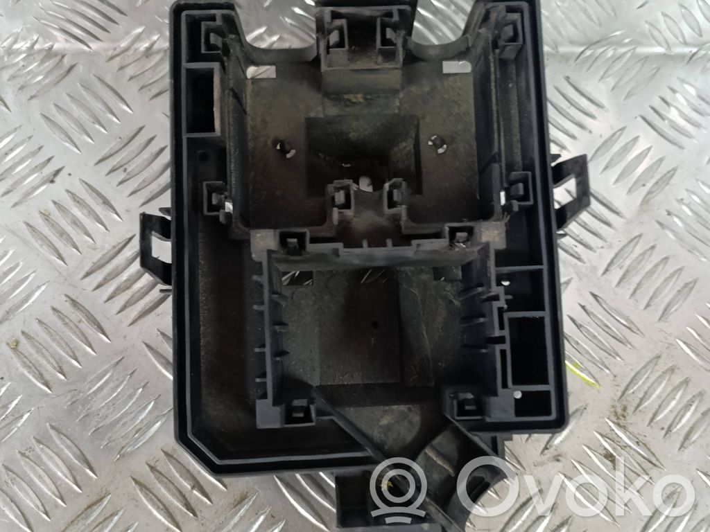 Opel Mokka Saugiklių dėžė (komplektas) 