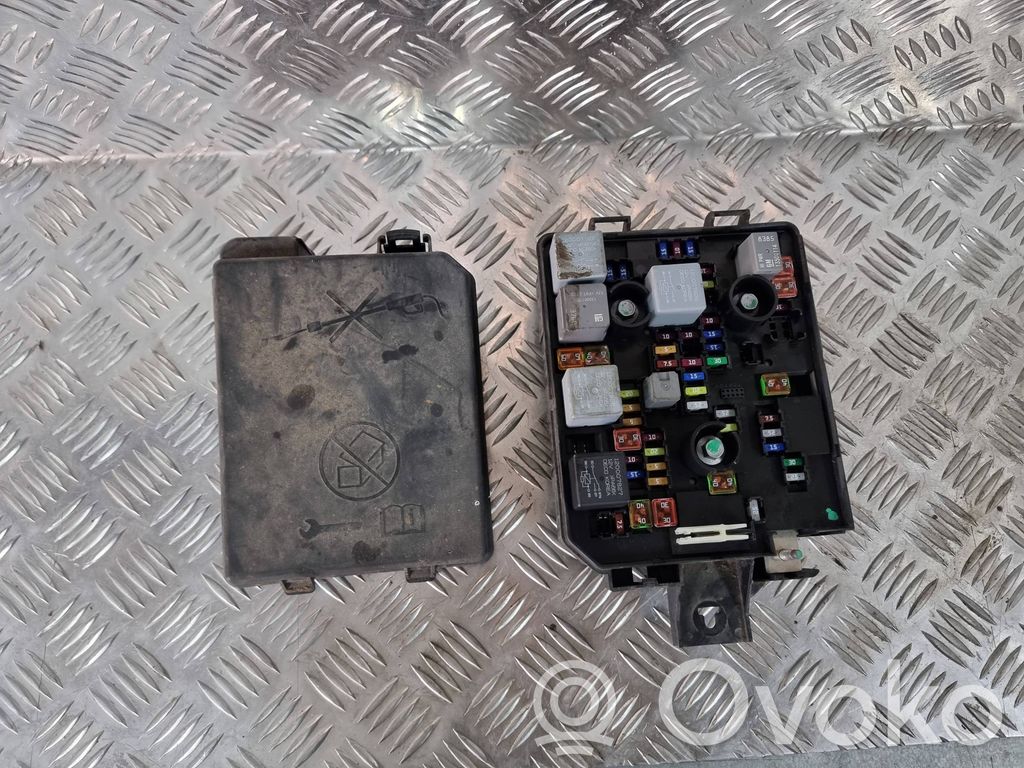 Opel Mokka Juego de caja de fusibles 