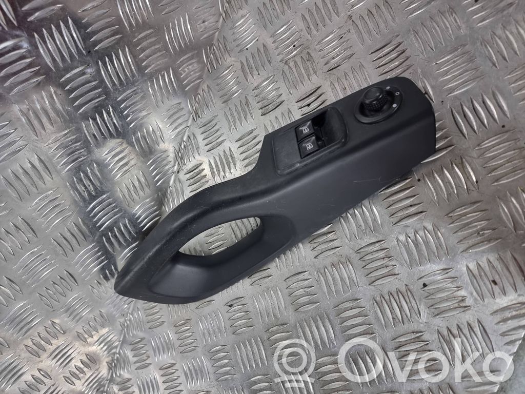 Renault Trafic III (X82) Electric window control switch 