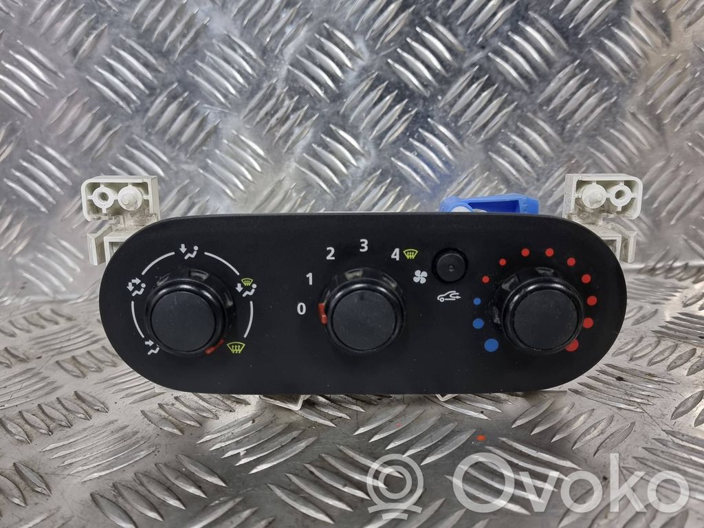 Opel Vivaro Air conditioning/heating control unit 