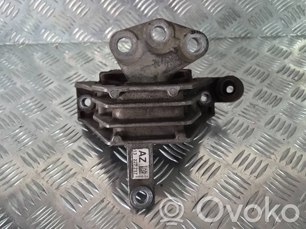 Engine mount bracket   13227717