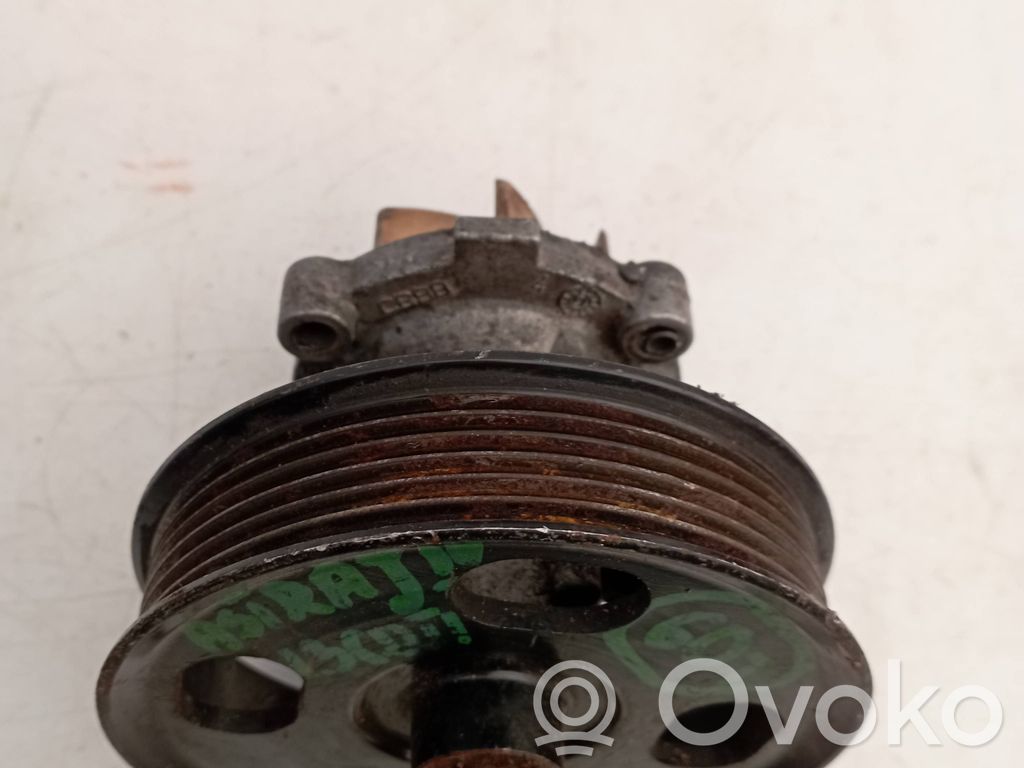 Opel Astra J Bomba de agua 