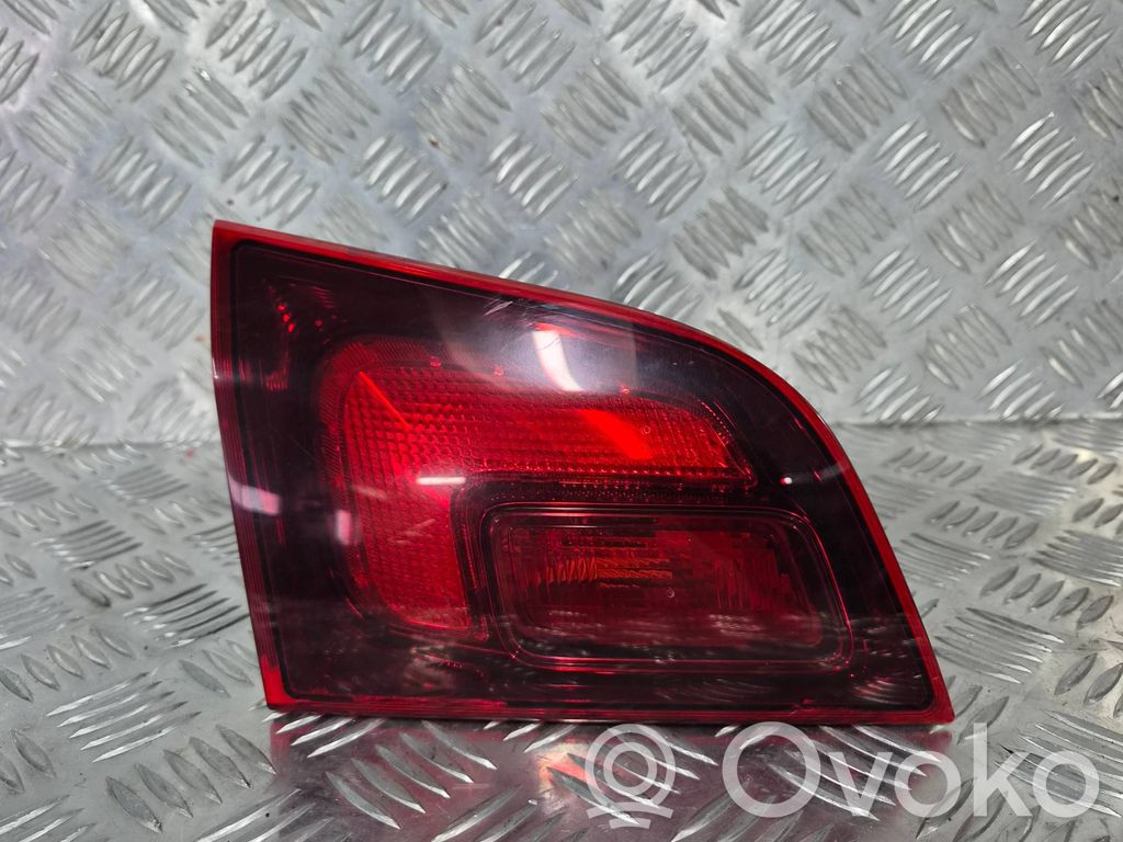 Opel Astra J Takaluukun takavalot 