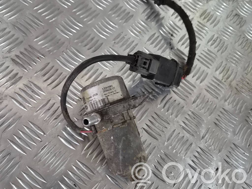 Opel Astra J Alipainepumppu 