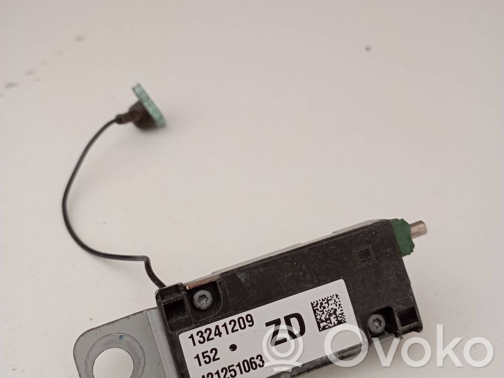 Opel Insignia A Pystyantennivahvistin 