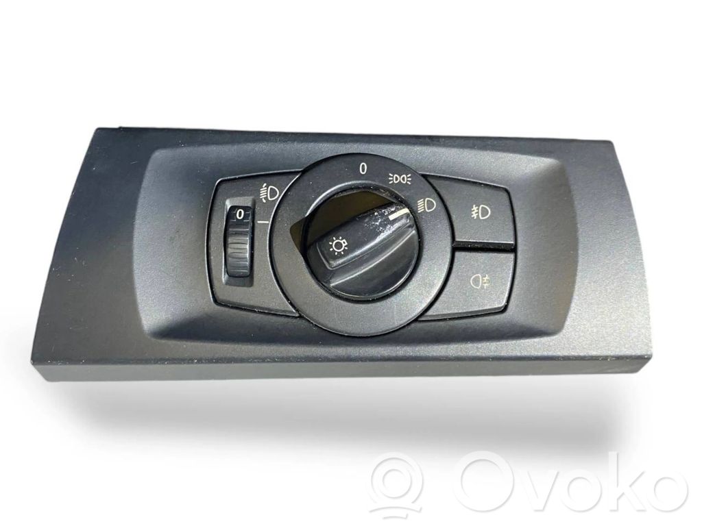 Light switch   6932794