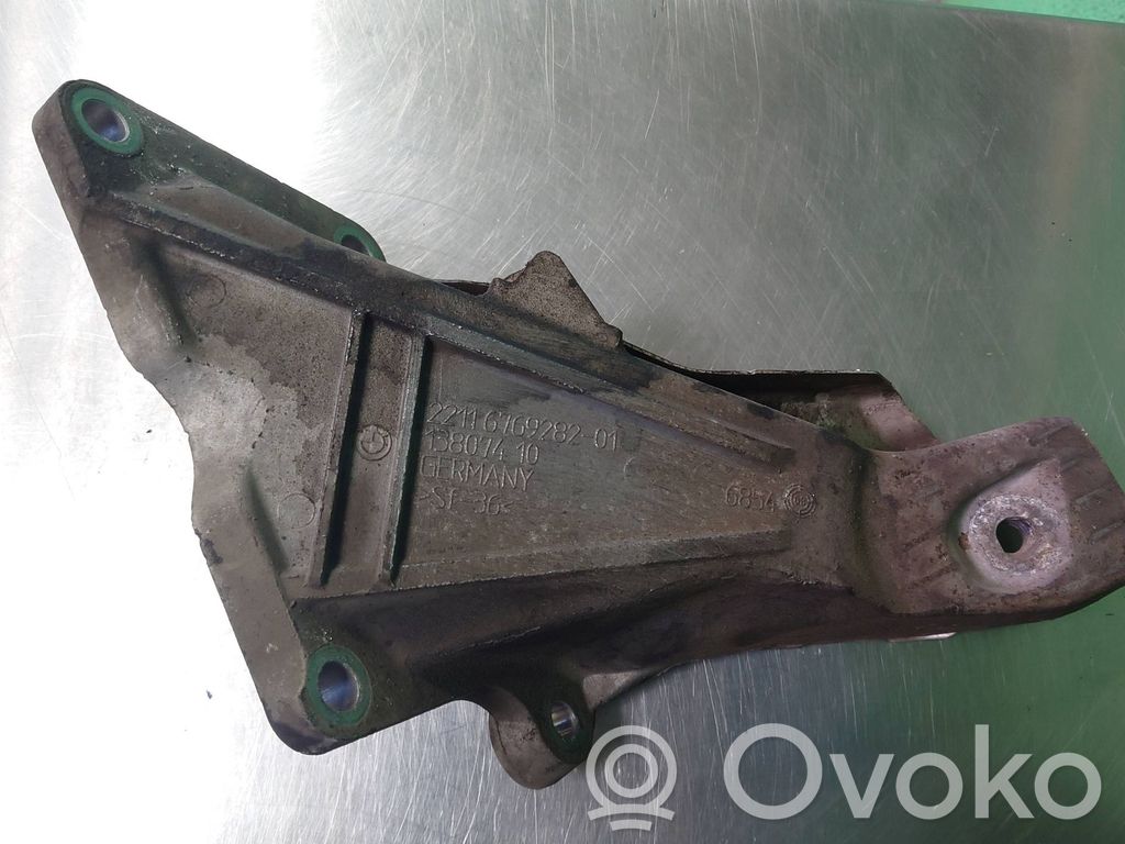 Halterung Lager Motor   6769282,22116769282