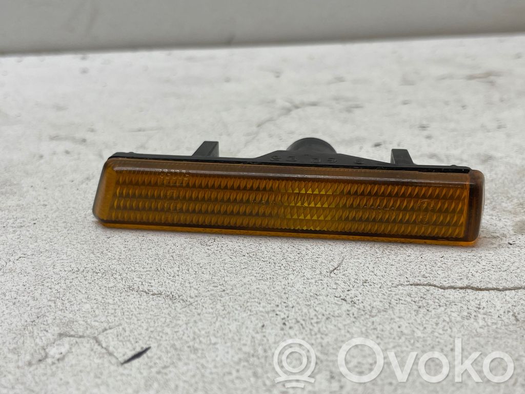 BMW 7 E38 Seitenblinker 