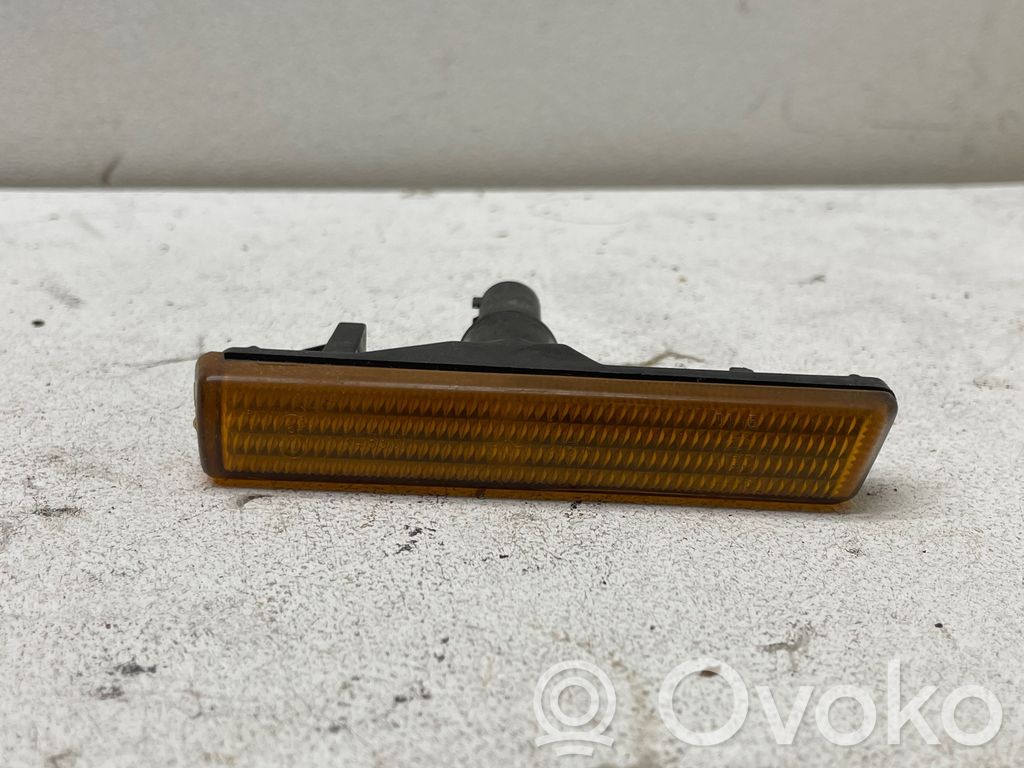BMW 7 E38 Seitenblinker 