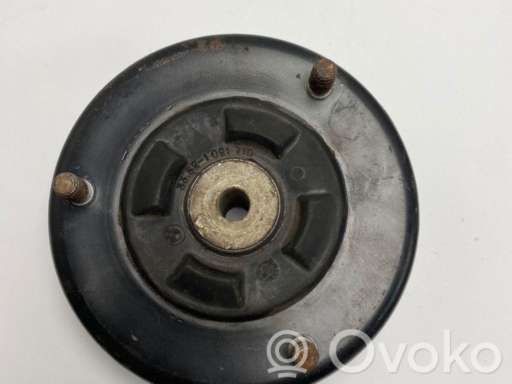 BMW 5 E39 Coil spring mount 