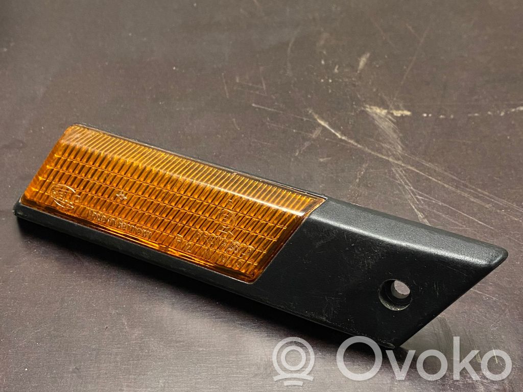 BMW 3 E30 Front fender indicator light 
