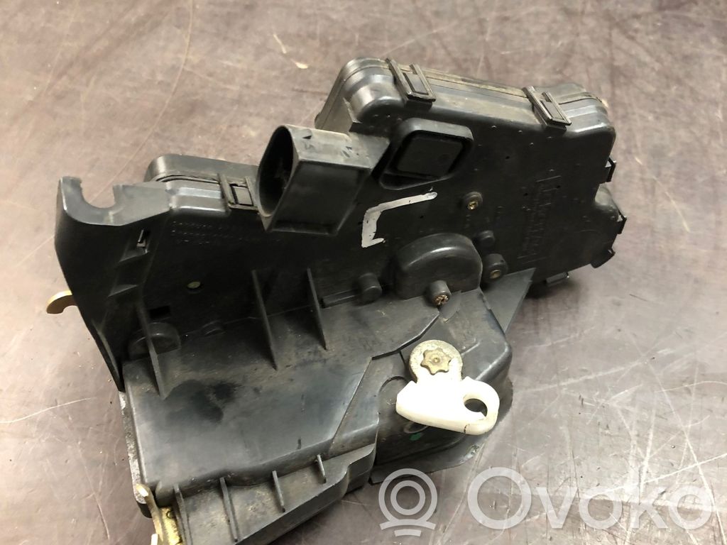 Cerradura de puerta delantera   BTL243