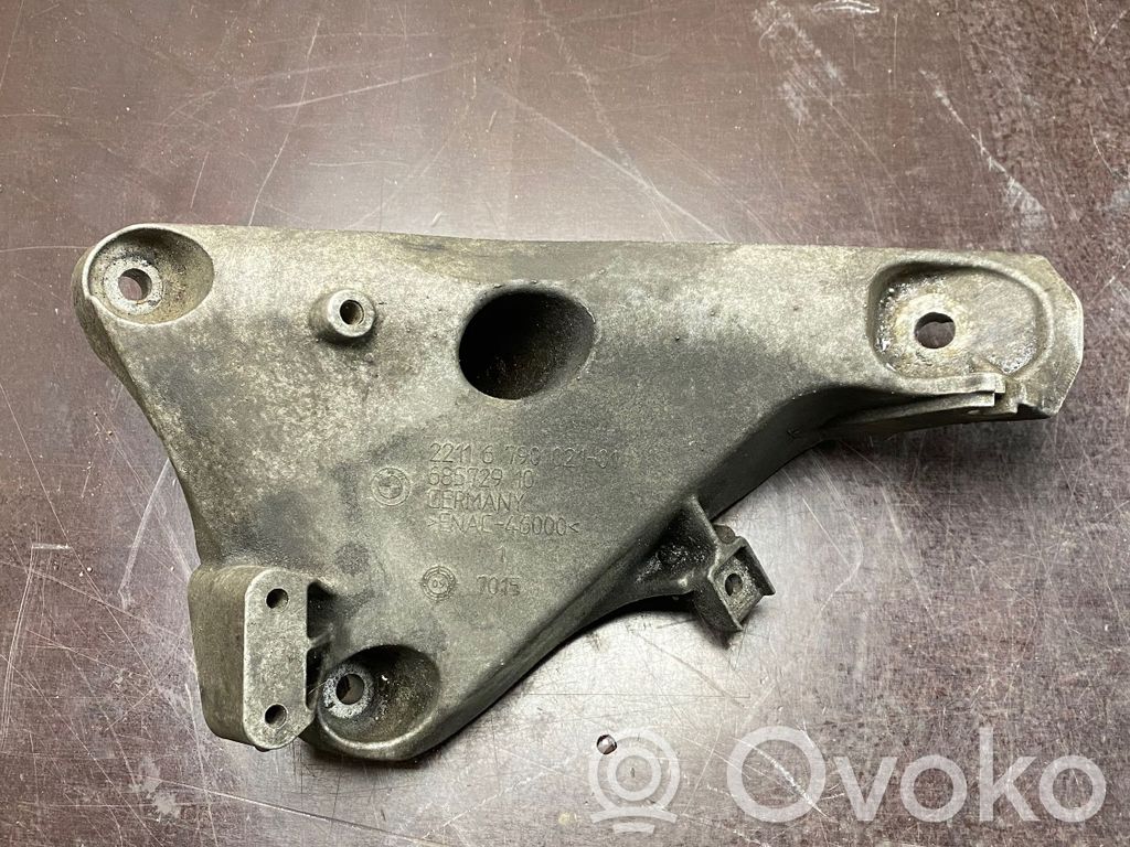 Engine mounting bracket   22116790021,68572910