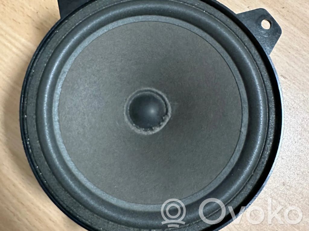BMW 3 E46 Front door speaker 