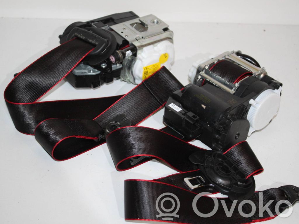 Audi RS3 8Y Sicherheitsgurt vorne 