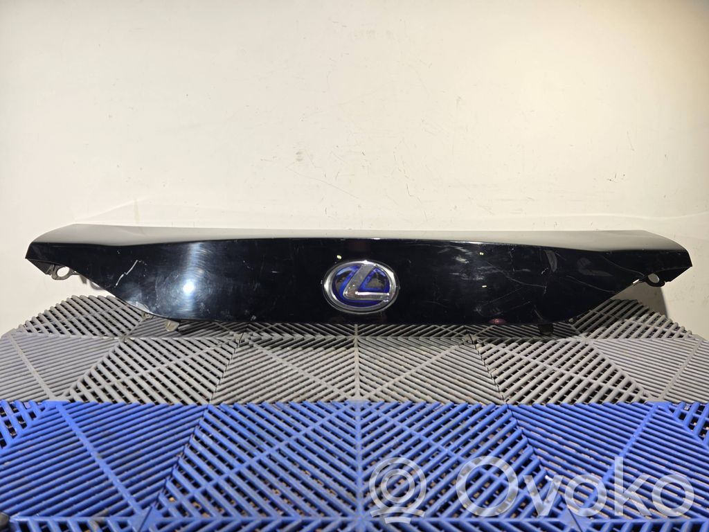 Lexus CT 200H Trunk door license plate light bar 