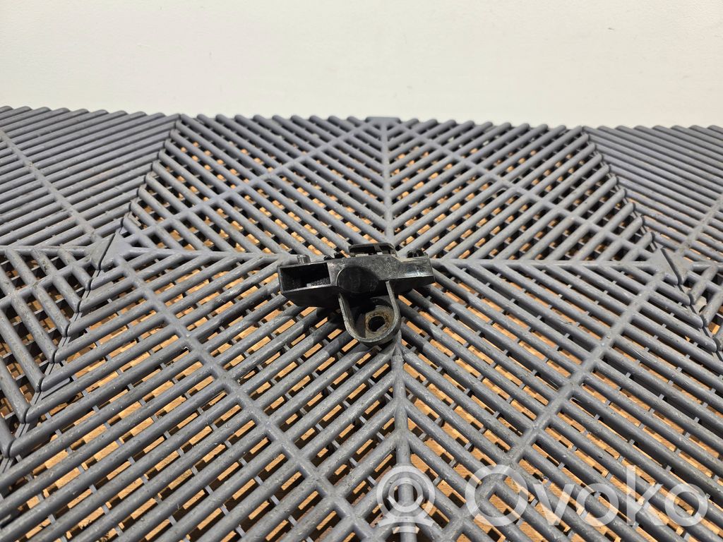Toyota Auris E180 Support de pare-chocs arrière 