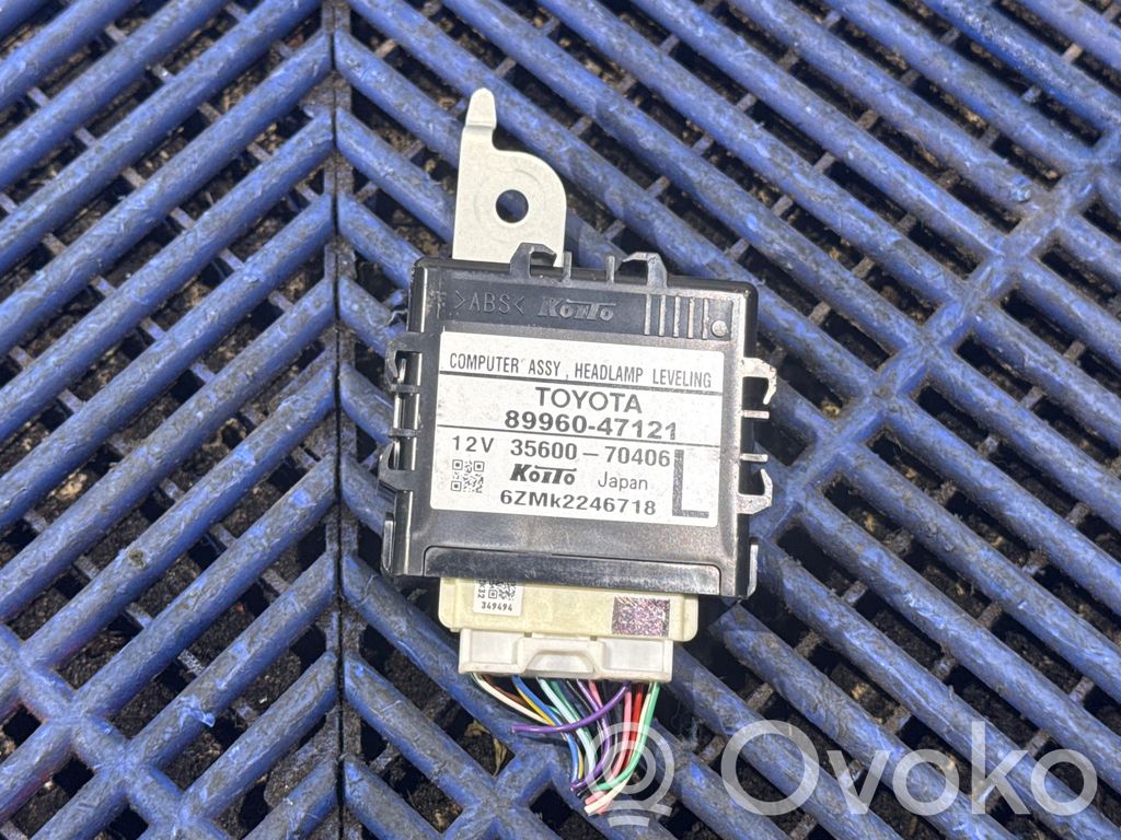 Toyota Prius+ (ZVW40) Módulo de luz LCM 