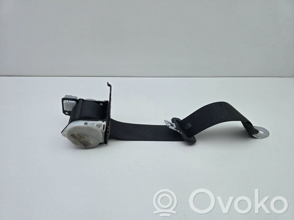 Toyota Auris E180 Rear seatbelt 