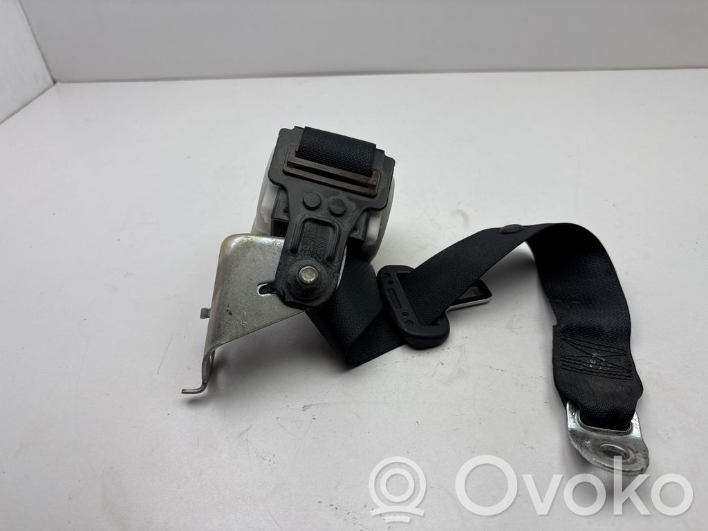 Toyota Auris E180 Rear seatbelt 