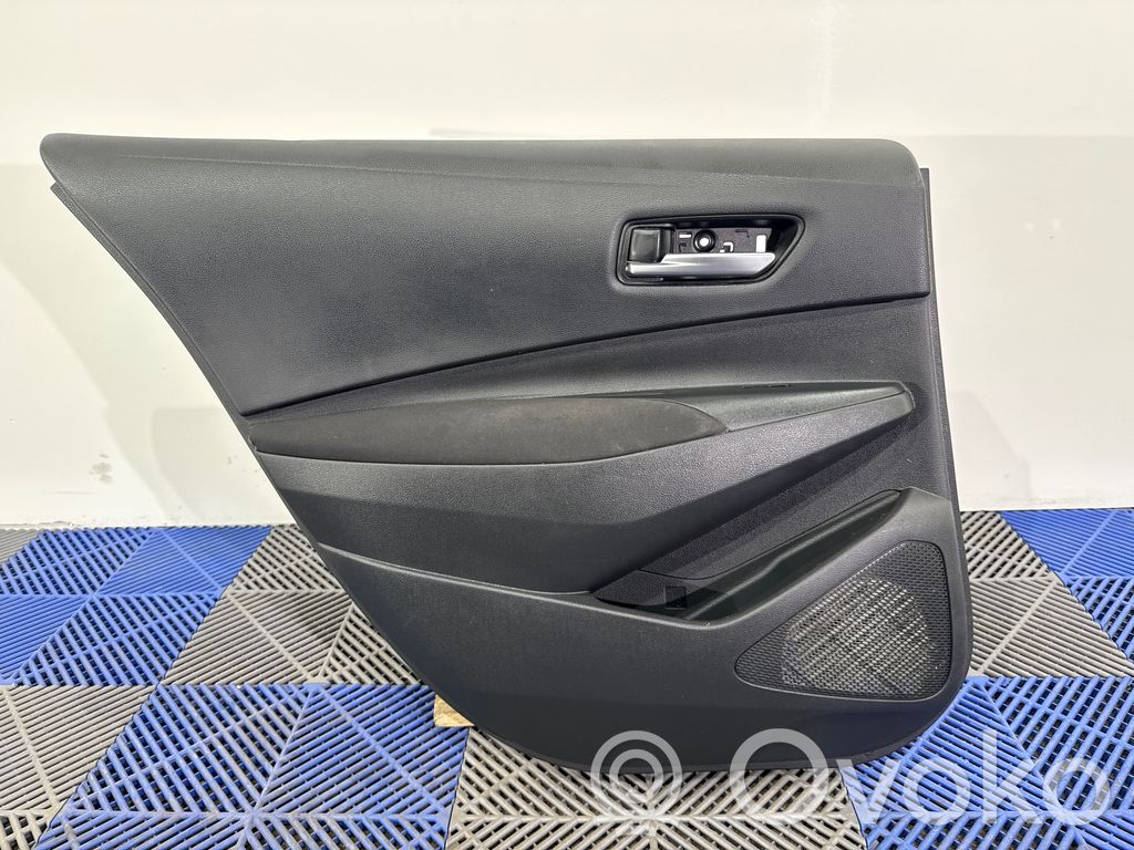 Toyota Corolla E210 E21 Takaoven verhoilu 
