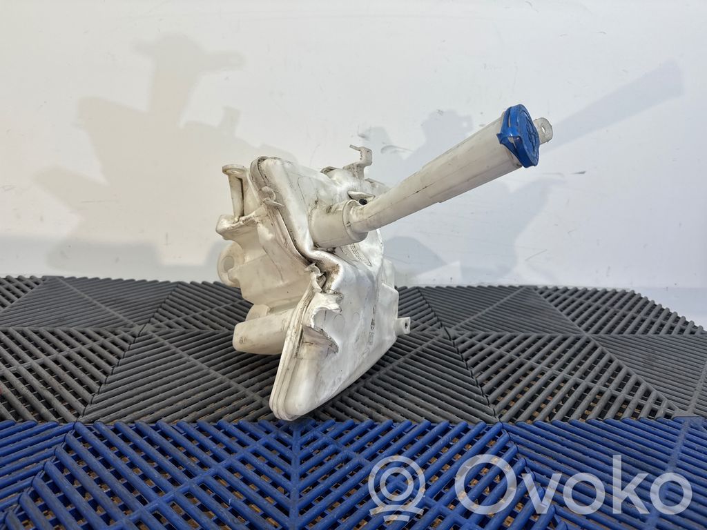 Toyota Auris E180 Logu šķidruma tvertne 