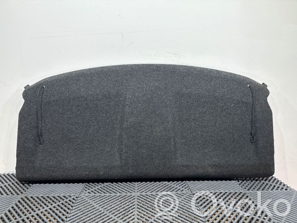 Toyota Auris E180 Hattuhylly 