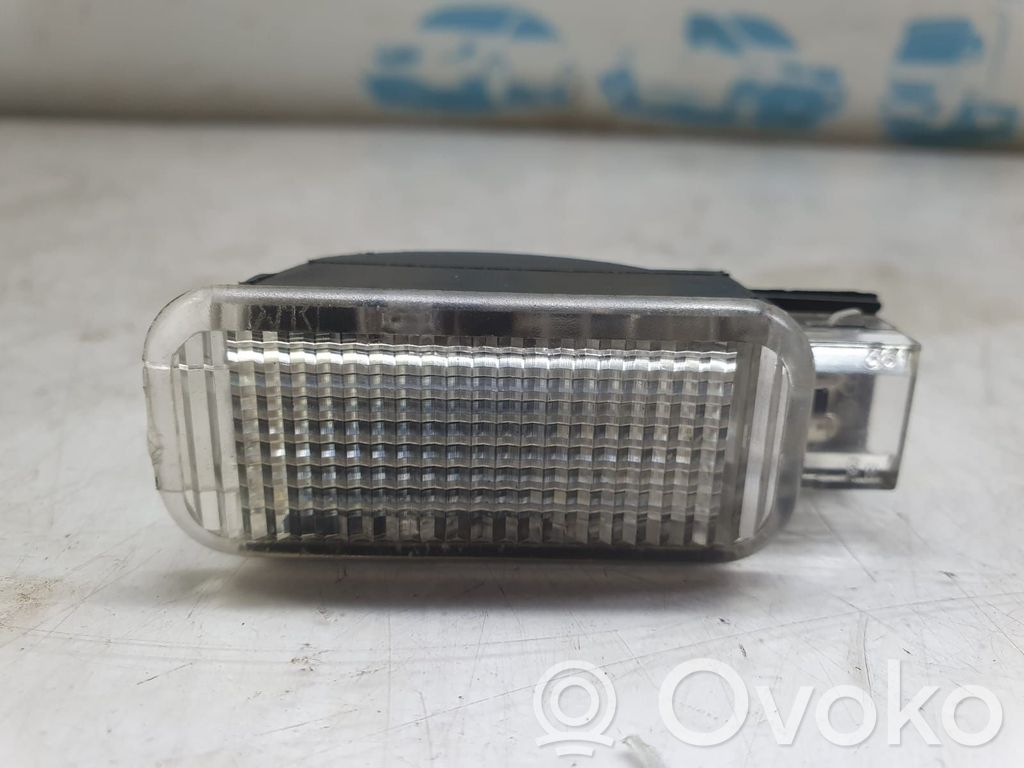 Audi A6 S6 C7 4G Luz interna puerta delantera 