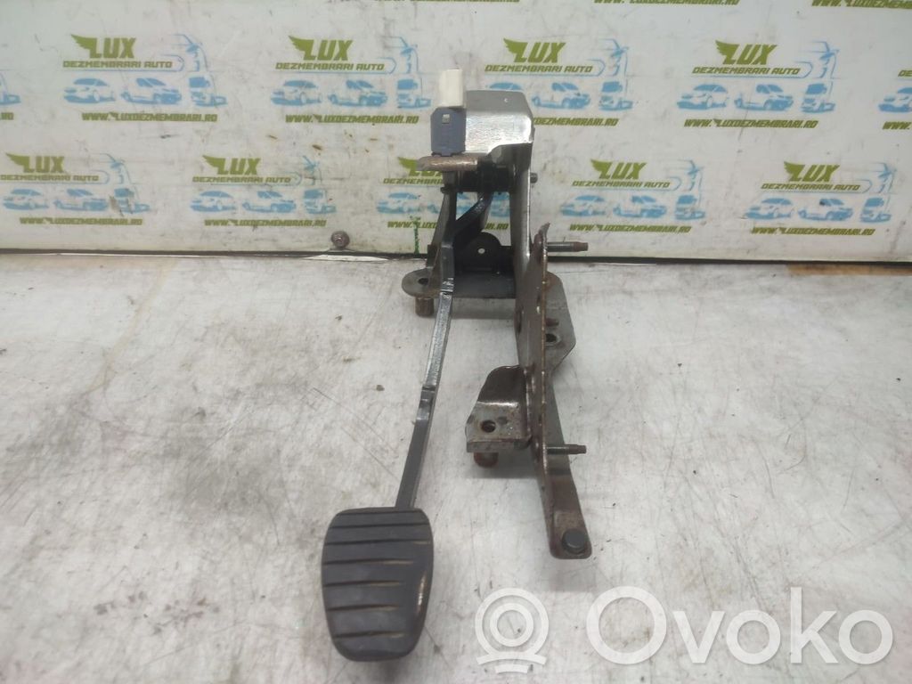 Renault Clio IV Bremspedal 