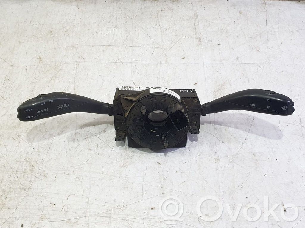 Volkswagen Polo Przełącznik / Przycisk kierownicy 