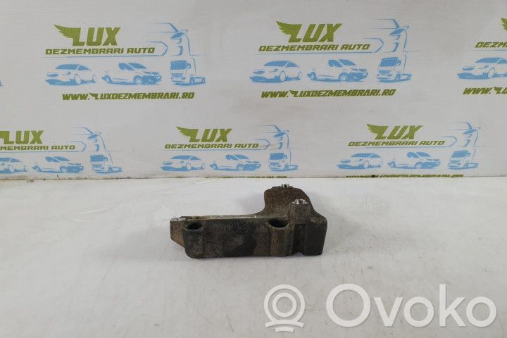 Engine mounting bracket   750598002