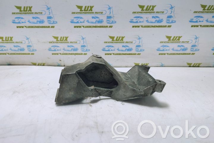 Skoda Octavia Mk1 (1U) Engine mounting bracket 