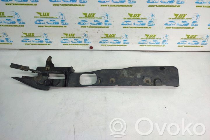 Support de montage d'aile   4M51A02476A
